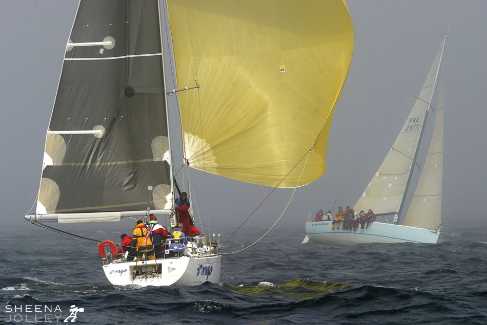 Misty Morning.jpg - Class 6 in the sea mist in Cork Week
